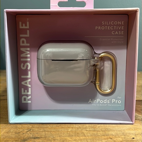 Real Simple AirPods Pro silicone protective case fits 1st & 2nd Generations NIB - Picture 1 of 2